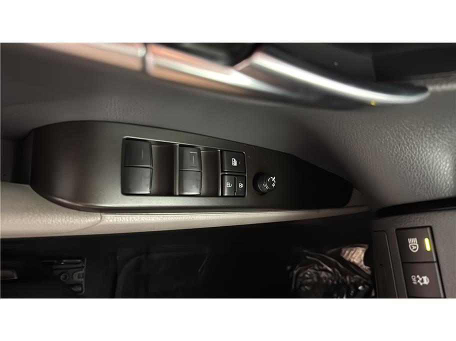Toyota Camry photo 35
