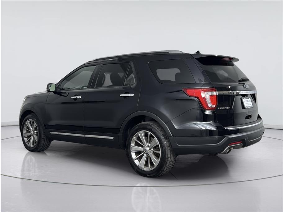 Ford Explorer photo 3