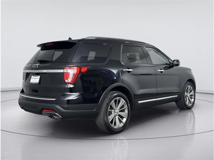 Ford Explorer photo 5