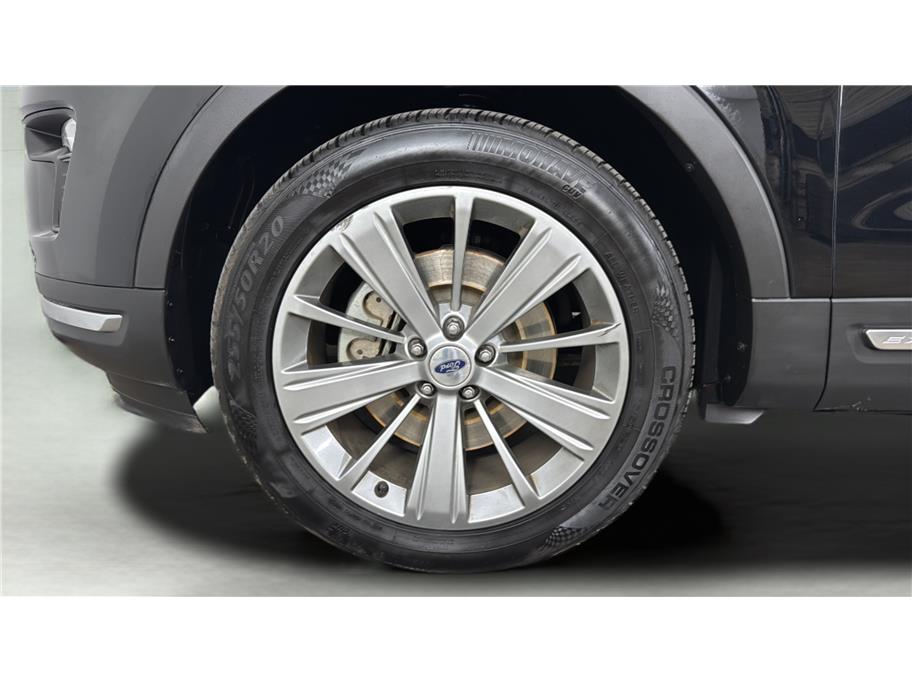 Ford Explorer photo 13