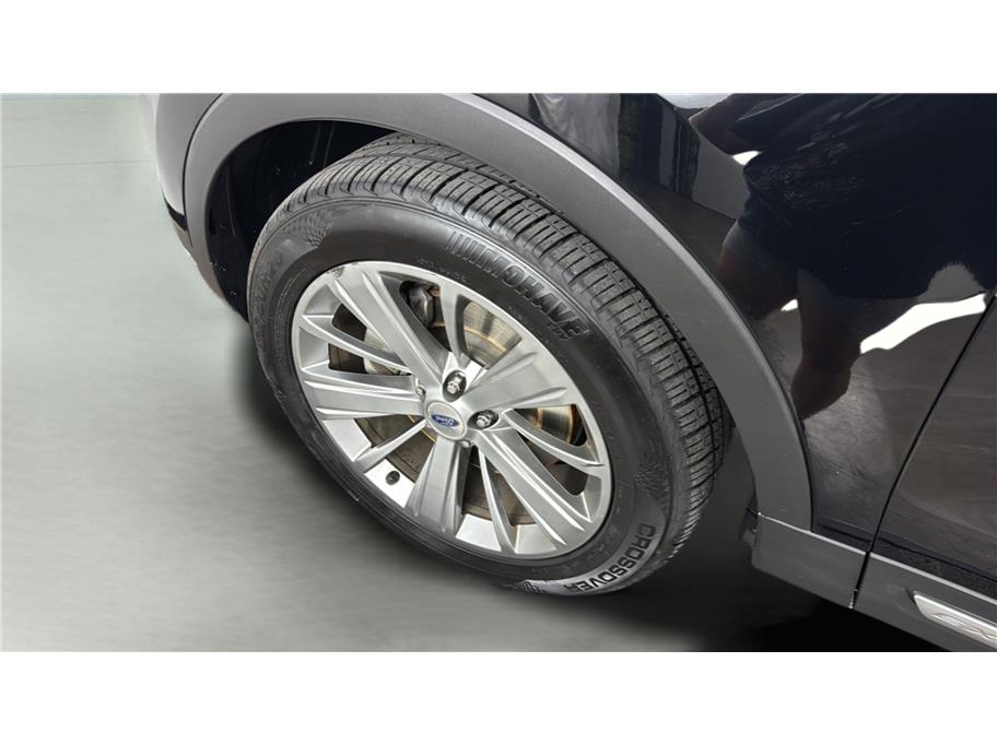 Ford Explorer photo 14