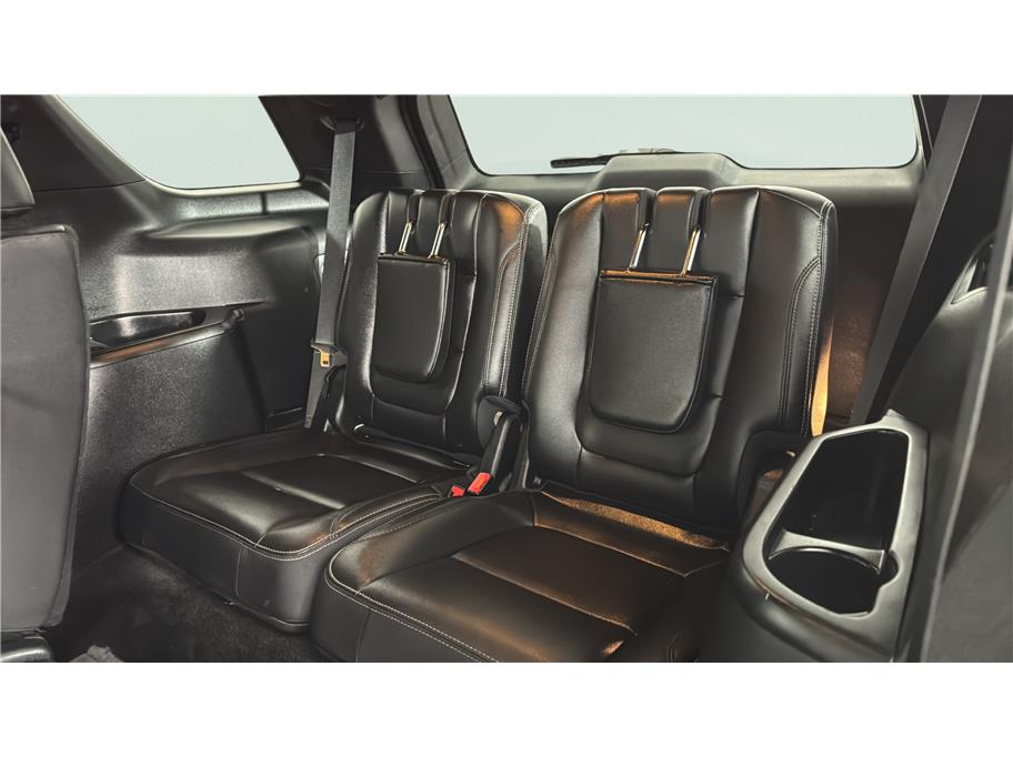 Ford Explorer photo 20