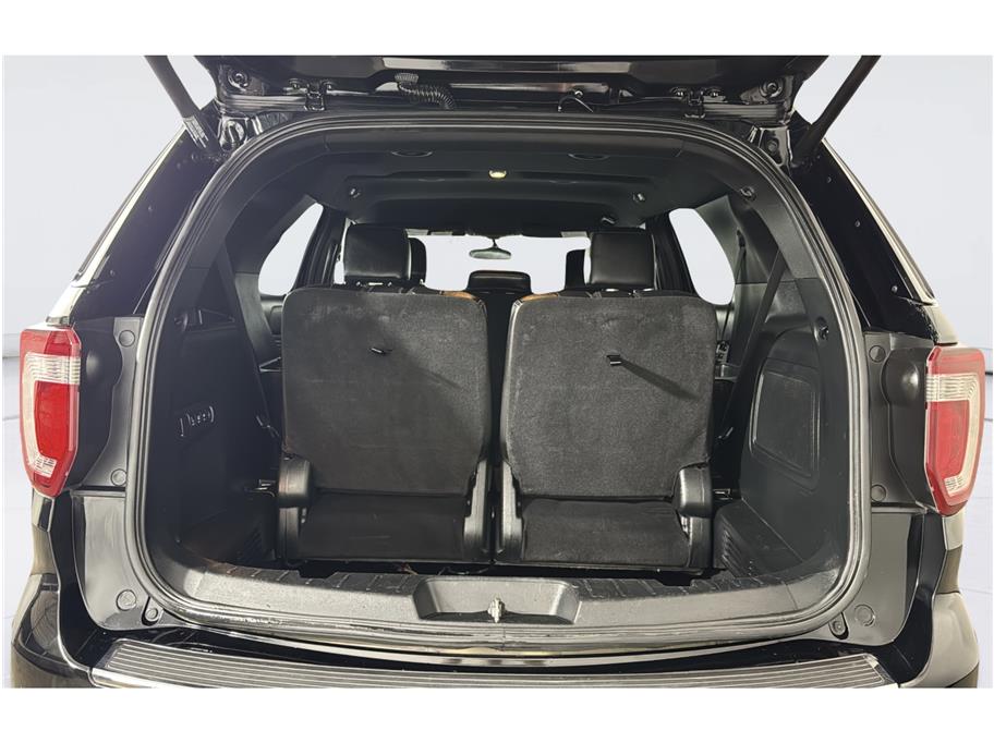 Ford Explorer photo 22