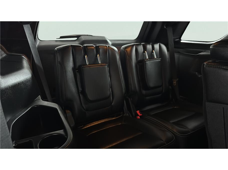 Ford Explorer photo 23