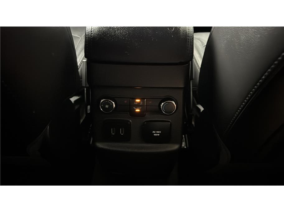 Ford Explorer photo 27