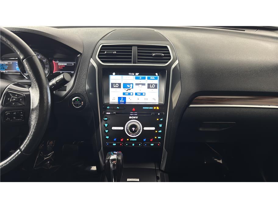 Ford Explorer photo 33