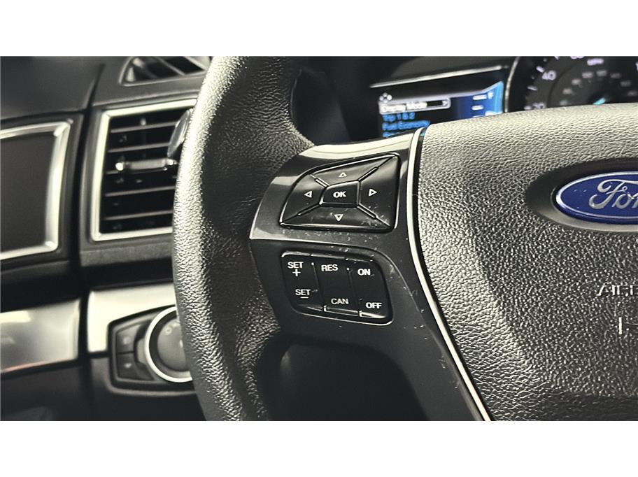 Ford Explorer photo 36