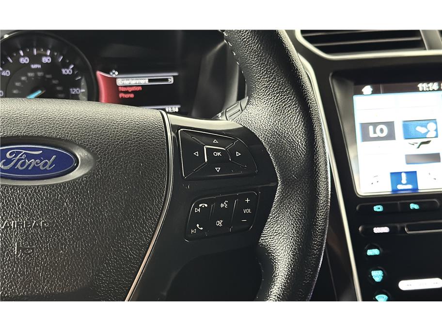 Ford Explorer photo 37