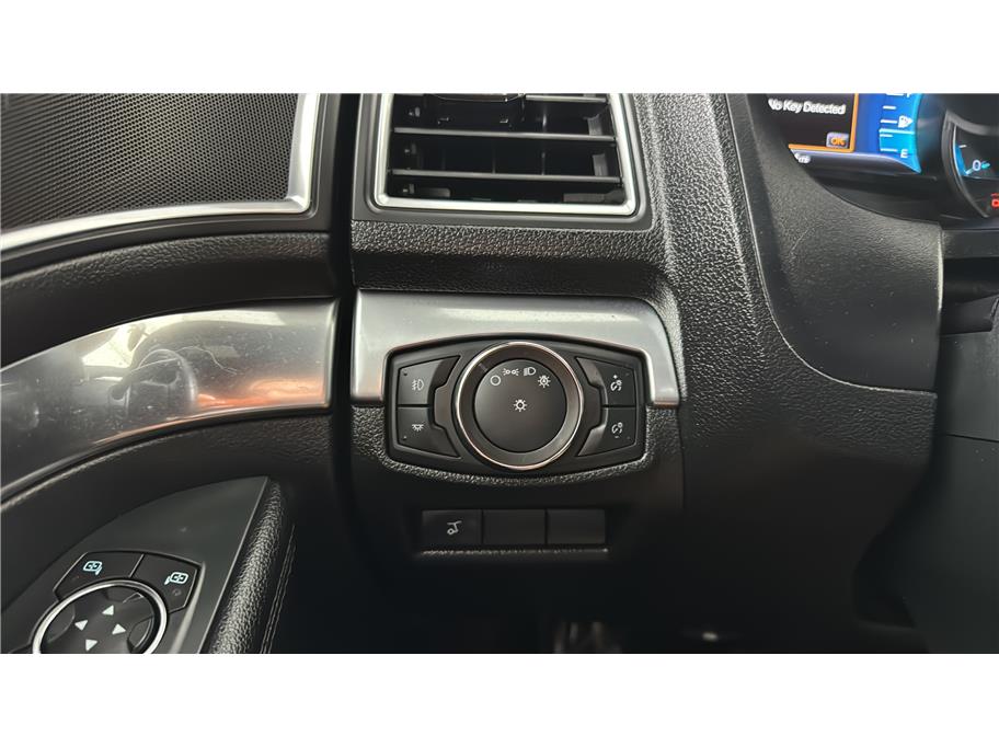 Ford Explorer photo 42