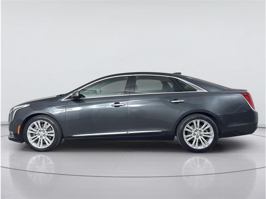 Cadillac XTS photo 2