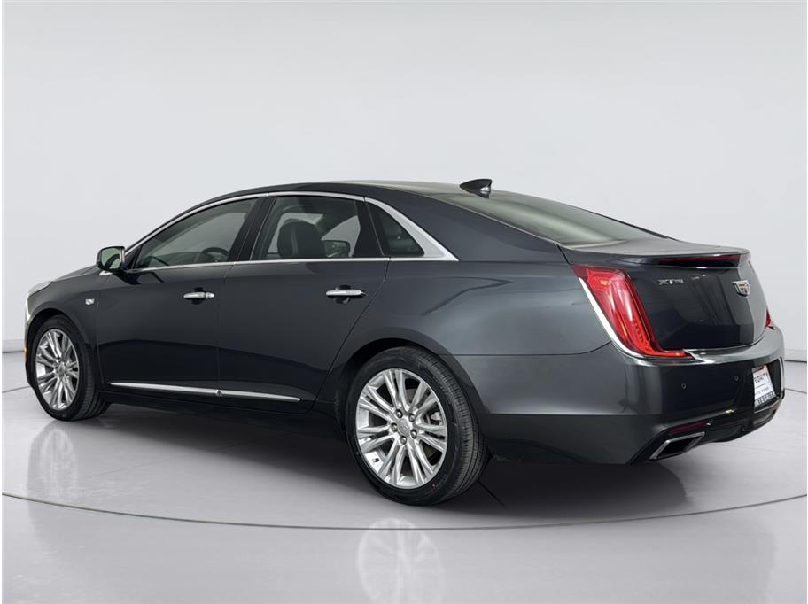 Cadillac XTS photo 3