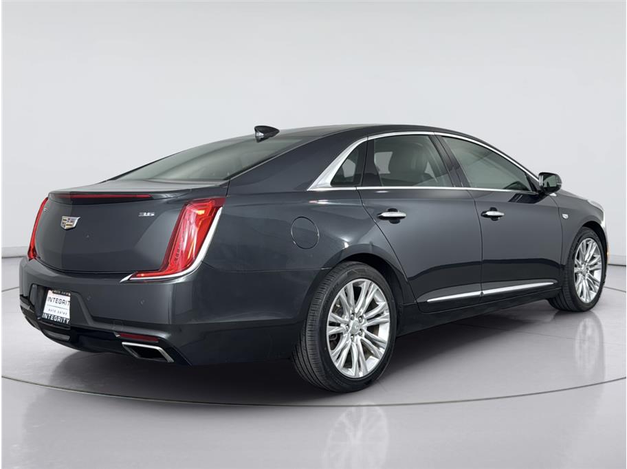 Cadillac XTS photo 5
