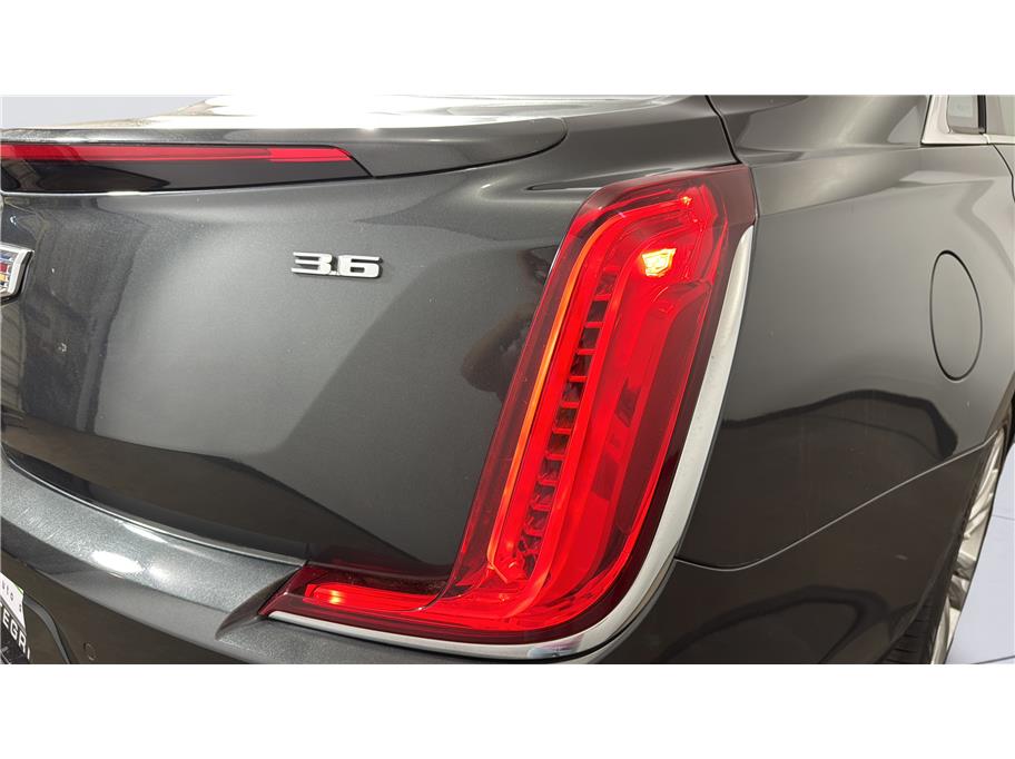 Cadillac XTS photo 12