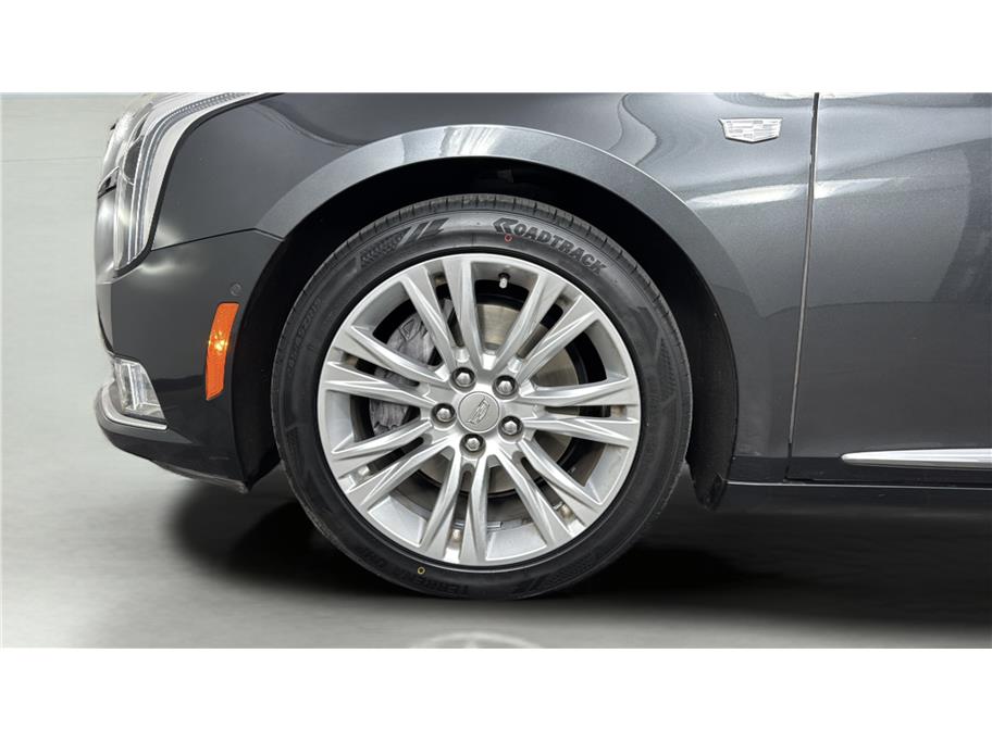 Cadillac XTS photo 13