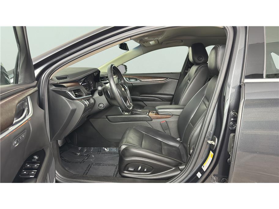 Cadillac XTS photo 16