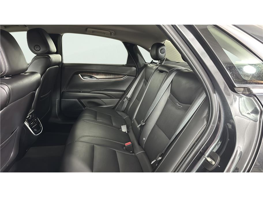 Cadillac XTS photo 18