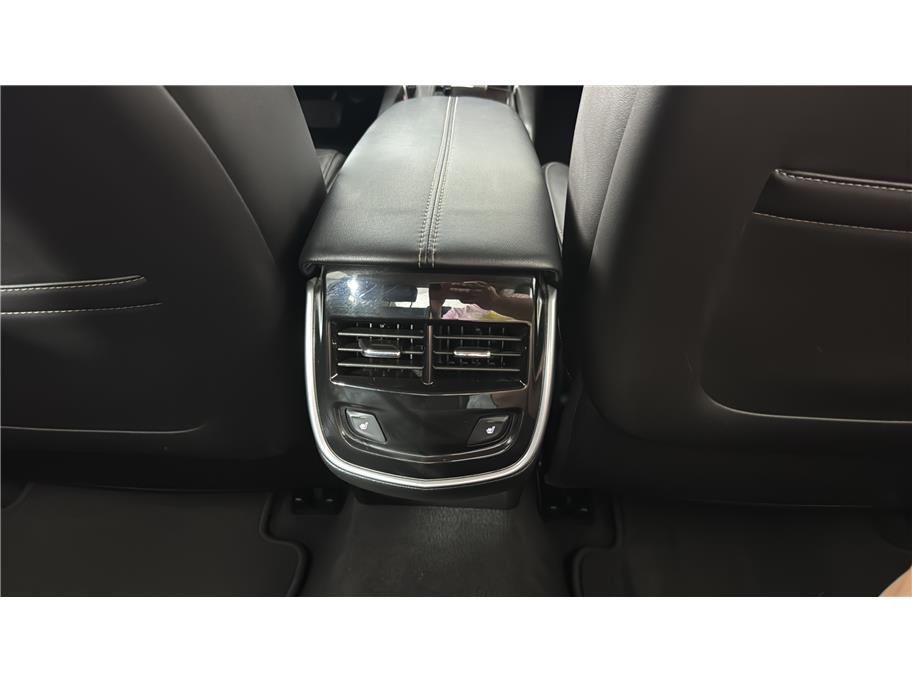Cadillac XTS photo 24