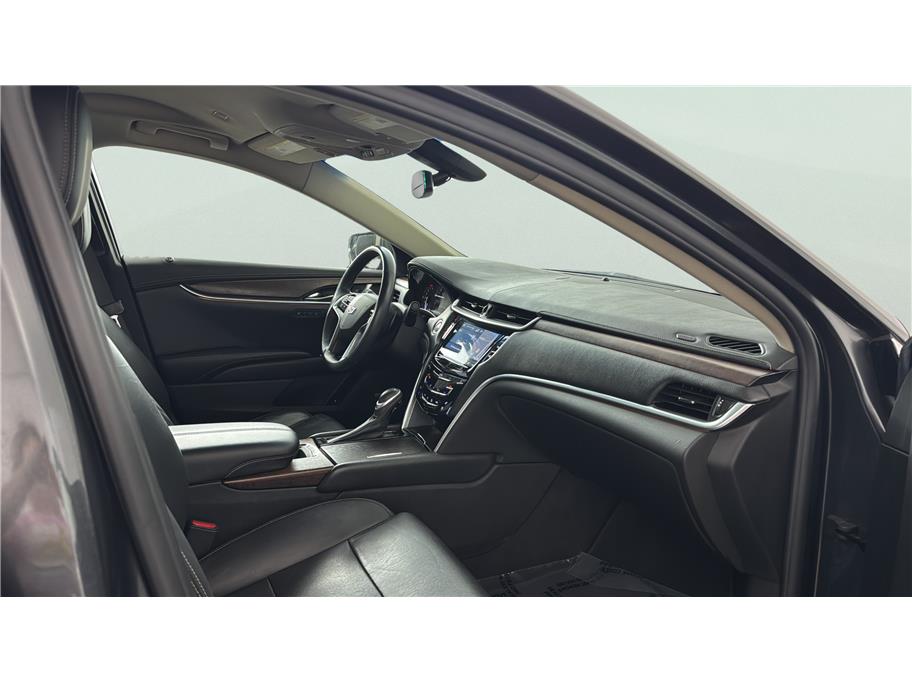 Cadillac XTS photo 25