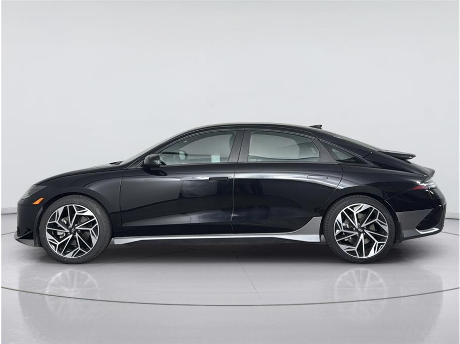 Hyundai Ioniq 6 photo 2