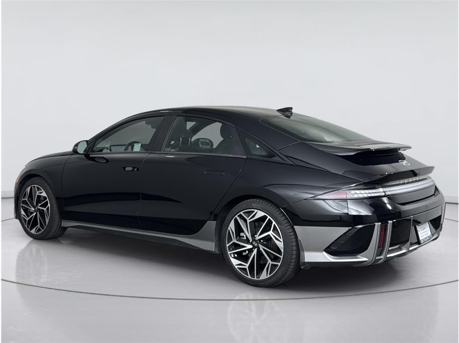 Hyundai Ioniq 6 photo 3