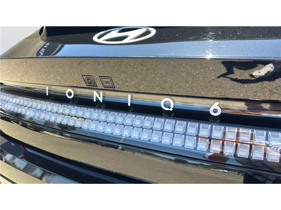 Hyundai Ioniq 6 photo 12