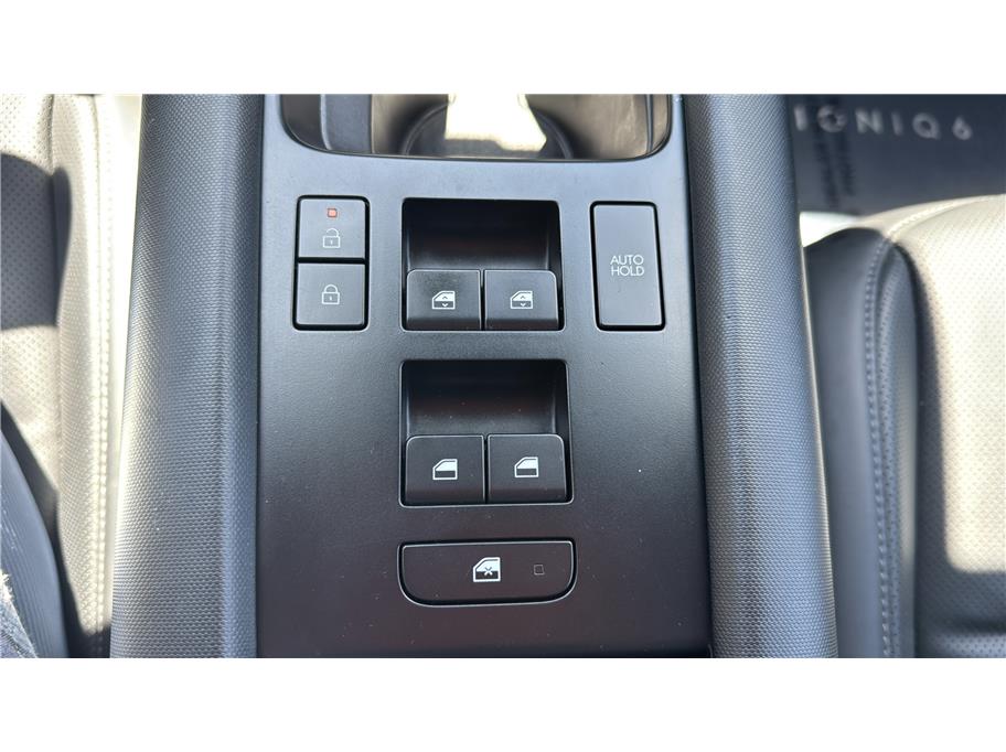 Hyundai Ioniq 6 photo 38
