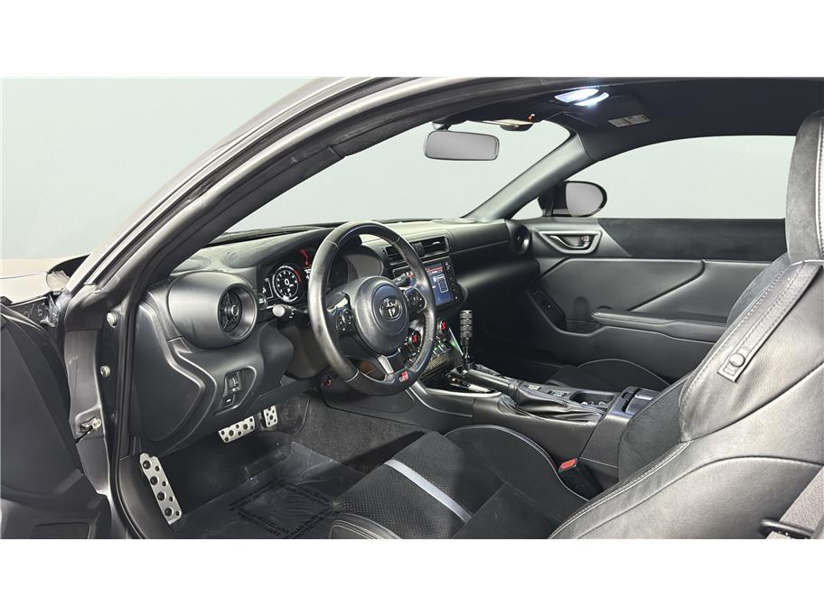 Toyota GR86 photo 16