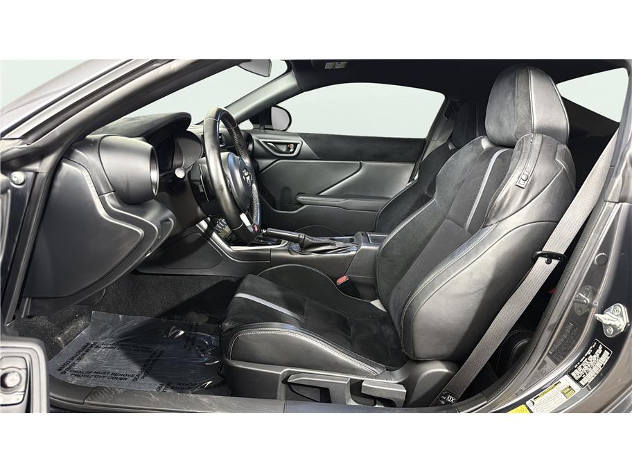 Toyota GR86 photo 17