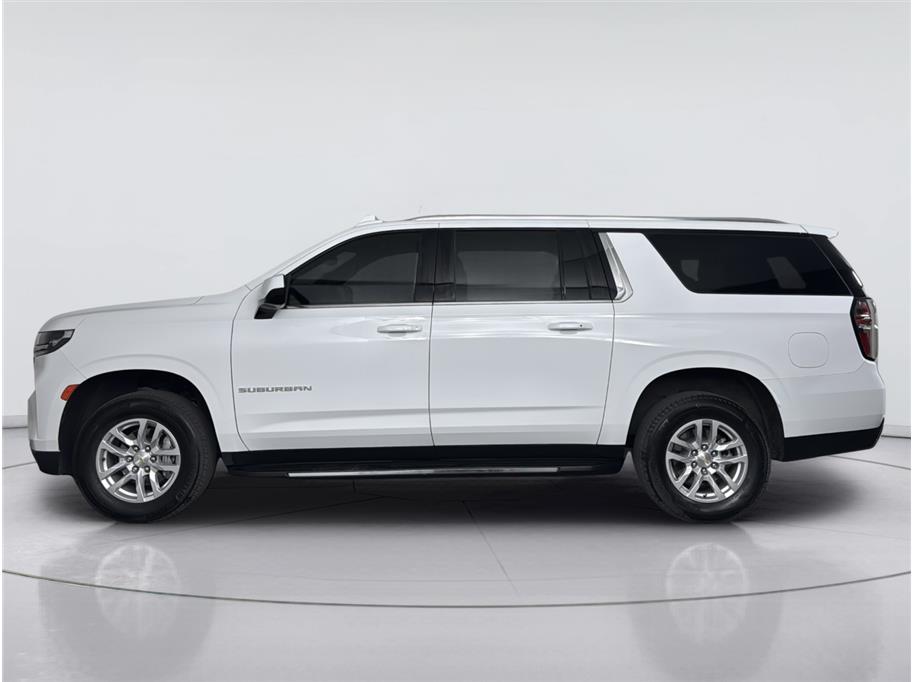 Chevrolet Suburban photo 2