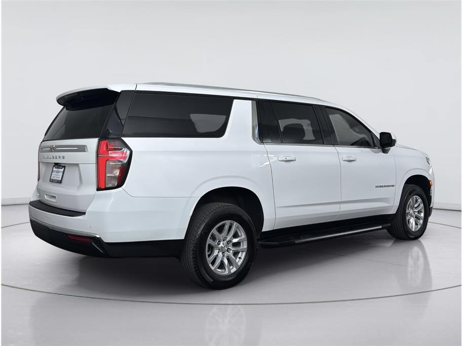 Chevrolet Suburban photo 5