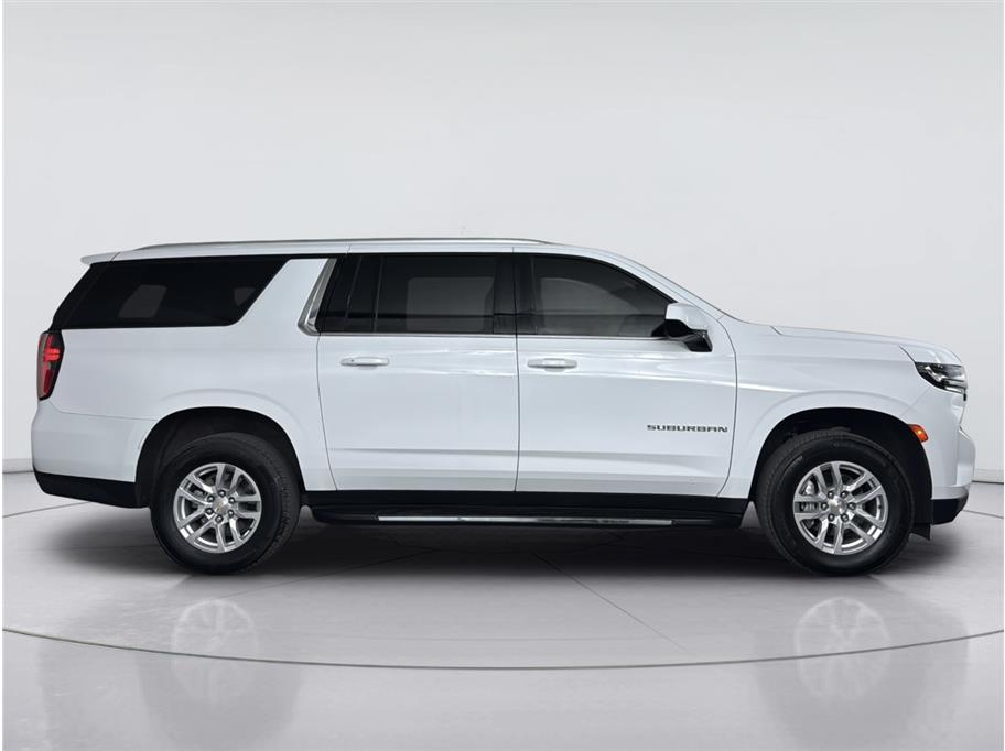 Chevrolet Suburban photo 6