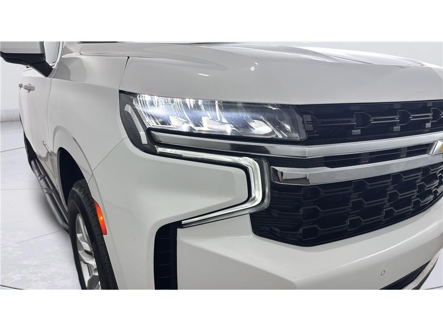 Chevrolet Suburban photo 9