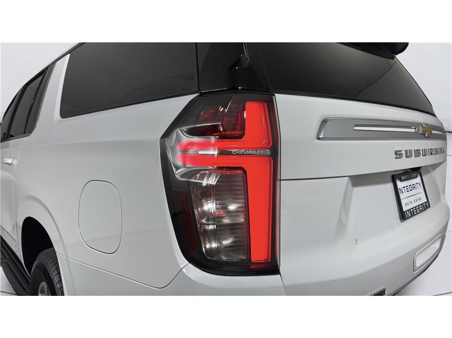 Chevrolet Suburban photo 11