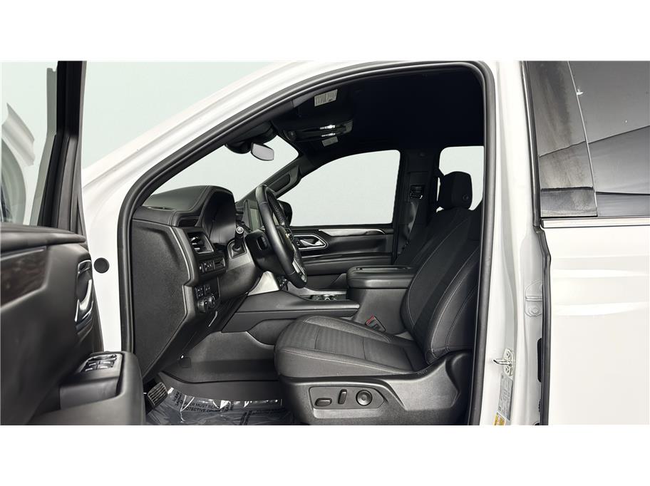 Chevrolet Suburban photo 16