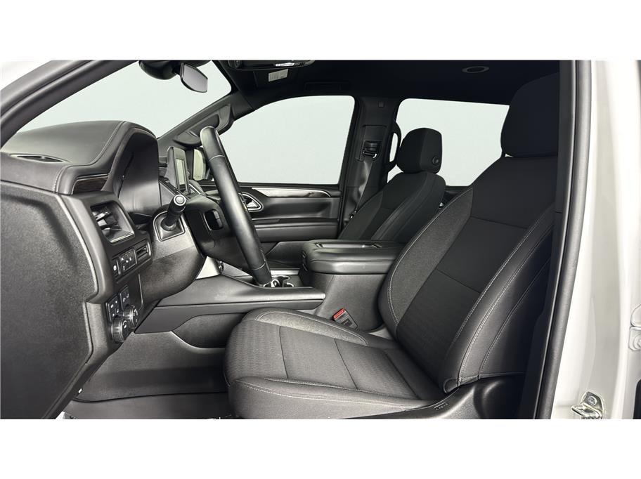 Chevrolet Suburban photo 17