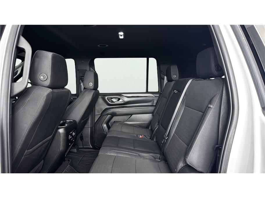 Chevrolet Suburban photo 18