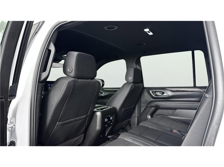 Chevrolet Suburban photo 19