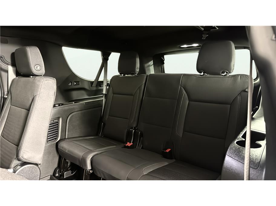 Chevrolet Suburban photo 20
