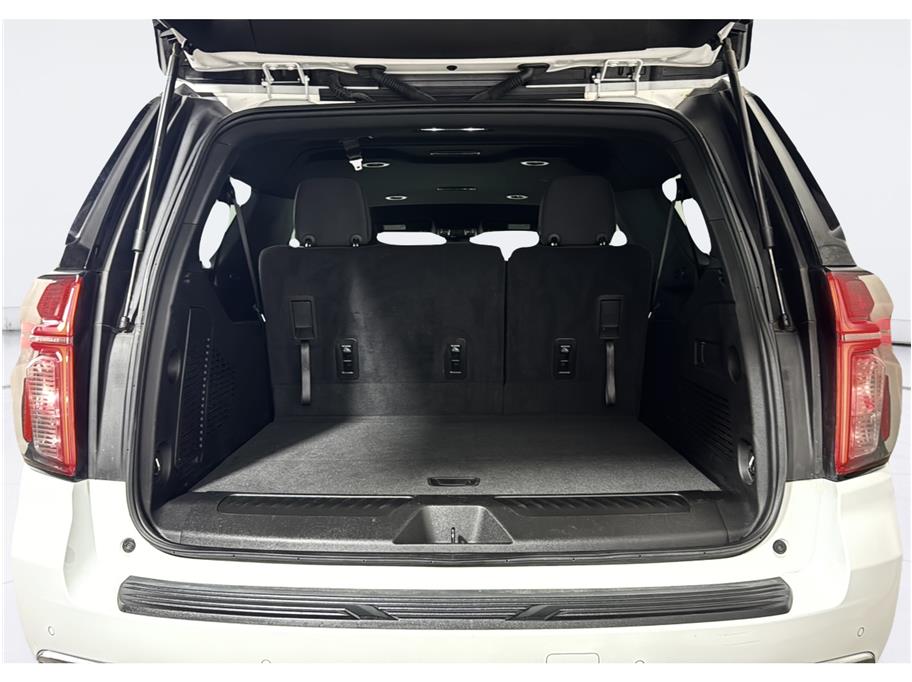 Chevrolet Suburban photo 21