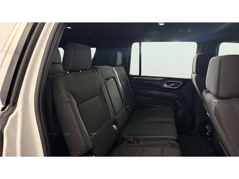 Chevrolet Suburban photo 23
