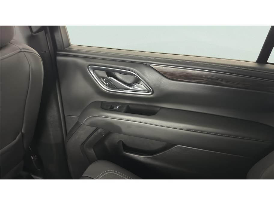 Chevrolet Suburban photo 25