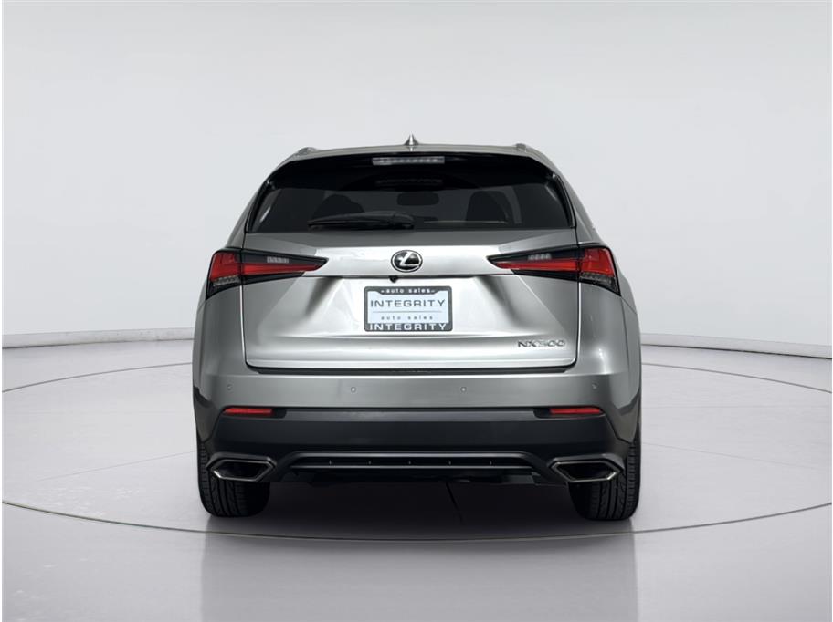 Lexus NX photo 4