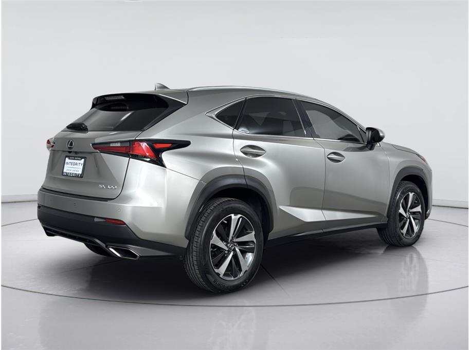 Lexus NX photo 5