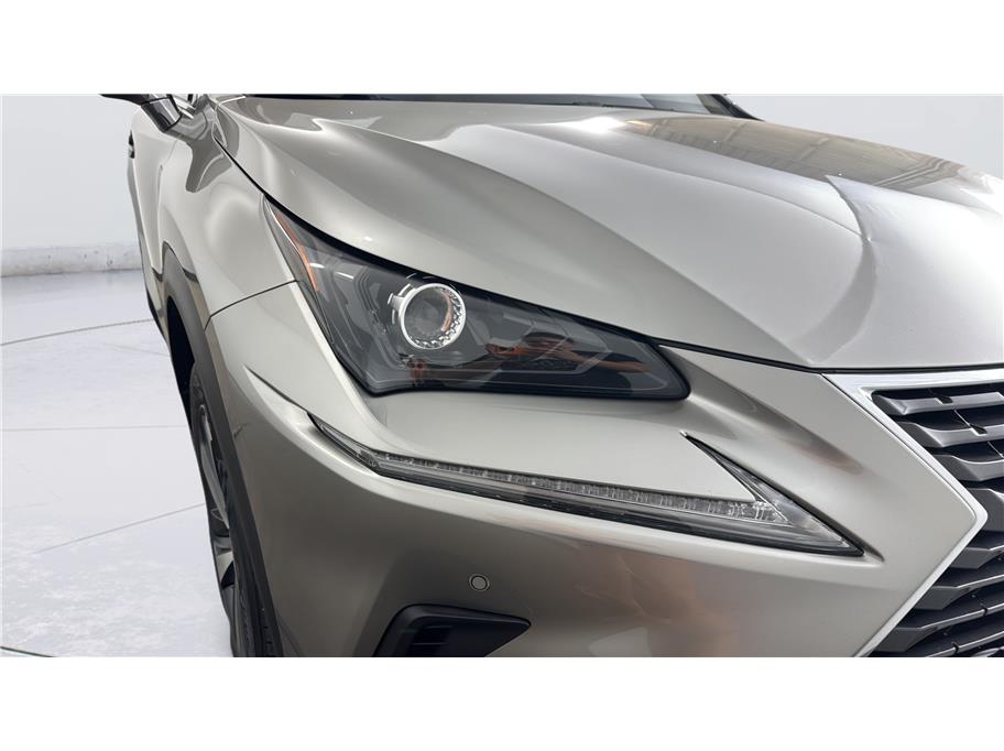 Lexus NX photo 9
