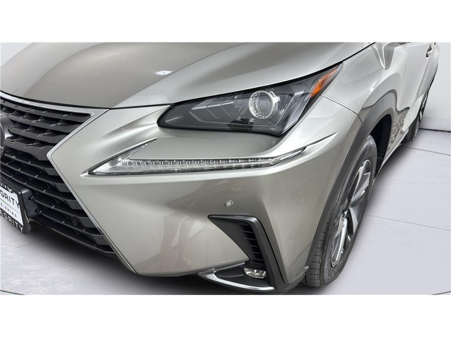 Lexus NX photo 10