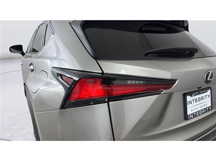 Lexus NX photo 11