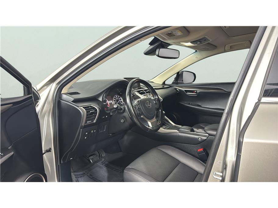 Lexus NX photo 15