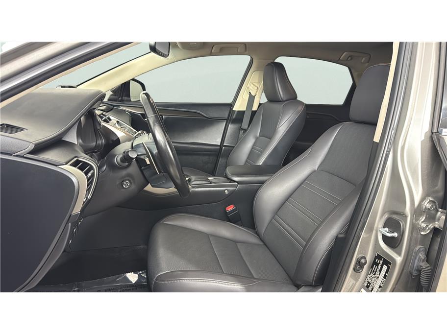 Lexus NX photo 17