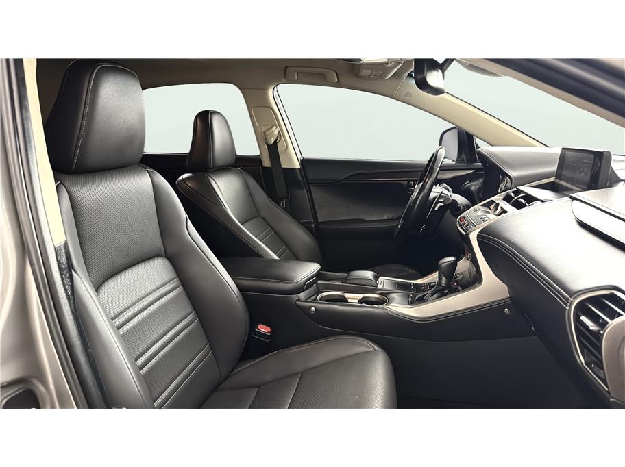 Lexus NX photo 26