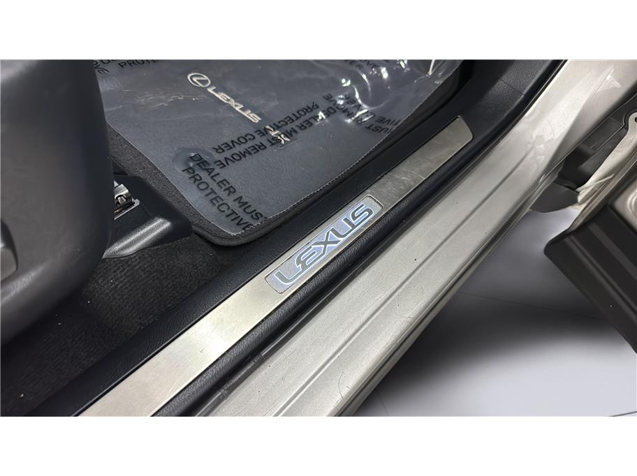 Lexus NX photo 28